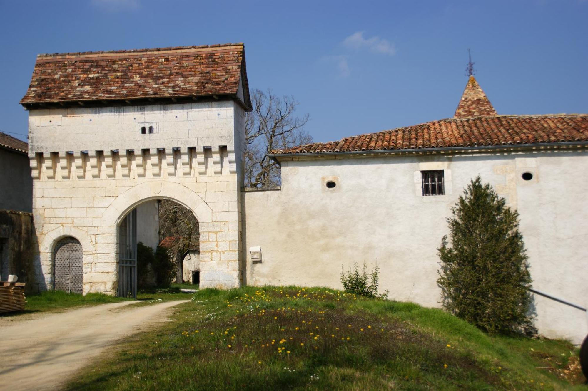 Chateau De La Combe Puyrenier Exterior photo